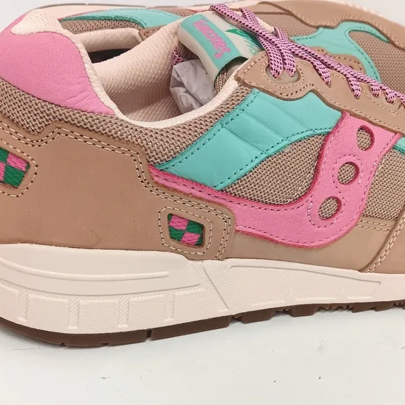 Saucony Women's Shadow 5000 Earth Citizen Low Top Sneakers
