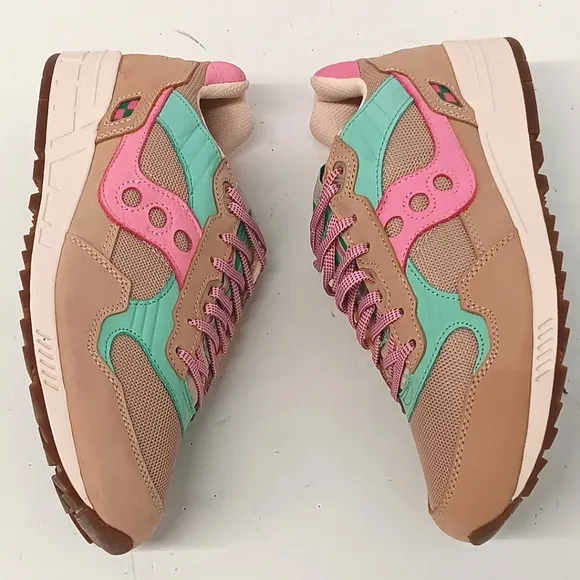 Saucony Women's Shadow 5000 Earth Citizen Low Top Sneakers
