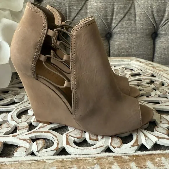 Schutz Wedge Heel Peep Toe Shoes Women’s 8.5 NEW