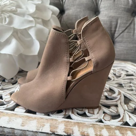 Schutz Wedge Heel Peep Toe Shoes Women’s 8.5 NEW