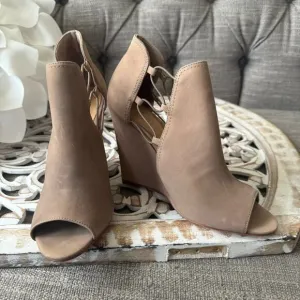 Schutz Wedge Heel Peep Toe Shoes Women’s 8.5 NEW