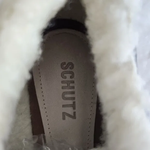 Schutz Women's 9B Lucille Lug Sole Lace Up Faux Shearling Lined Bootie New