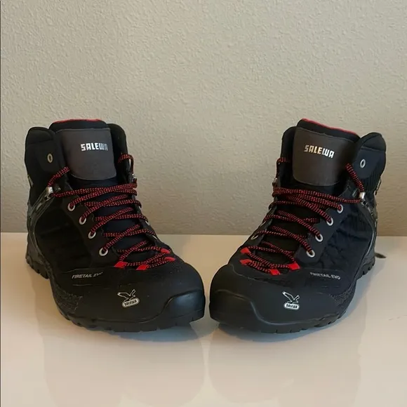 Seregua Fisetaik EVO “9” Black Hiking Boots