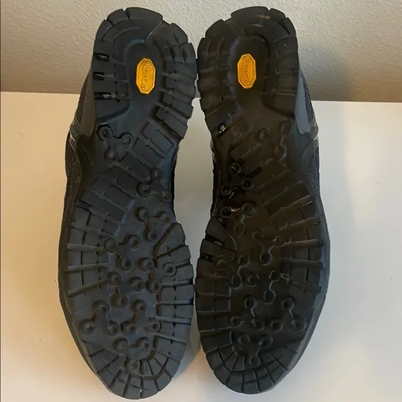 Seregua Fisetaik EVO “9” Black Hiking Boots