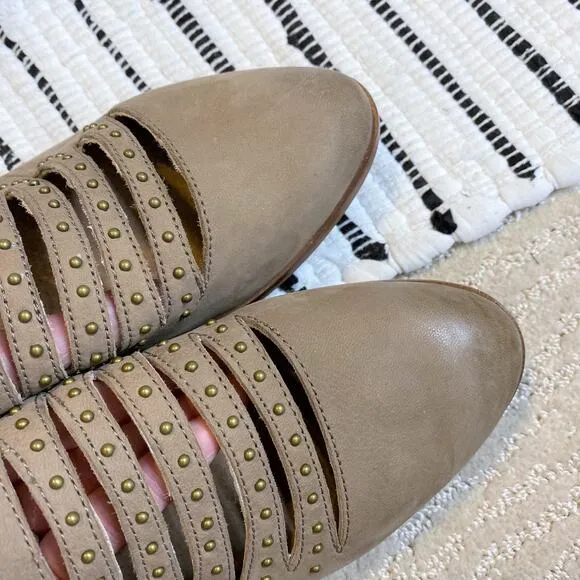 Seychelles Redeem Studded Mule Shoes Taupe Size 7