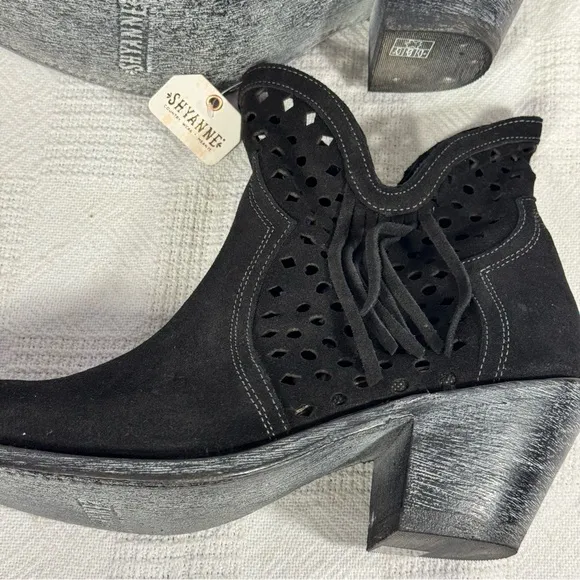Shyanne Nicki Laser Cut Out Fringed Ankle Boot Black Suede Inside Zip Sz 9 NWT