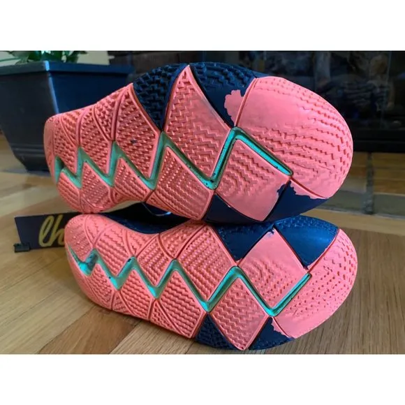 Size 8 Nike Kyrie 4 “Venus Fly Trap” Basketball Shoes 943806-010