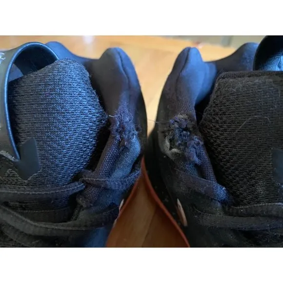 Size 8 Nike Kyrie 4 “Venus Fly Trap” Basketball Shoes 943806-010