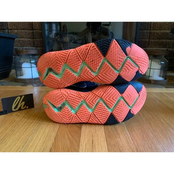 Size 8 Nike Kyrie 4 “Venus Fly Trap” Basketball Shoes 943806-010