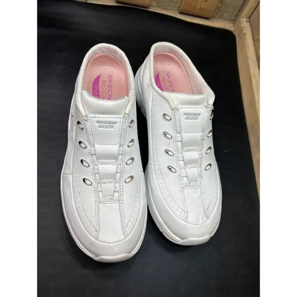 Skechers Arch Fit White Slip-On Sneakers Womens US 7 Orthopedic Comfort Shoes