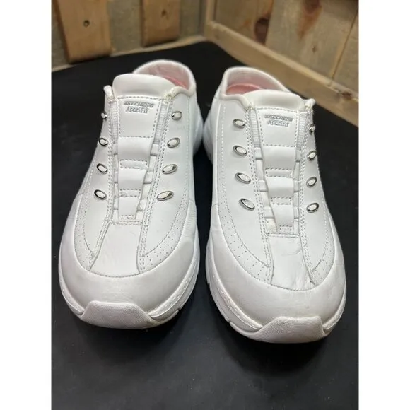 Skechers Arch Fit White Slip-On Sneakers Womens US 7 Orthopedic Comfort Shoes