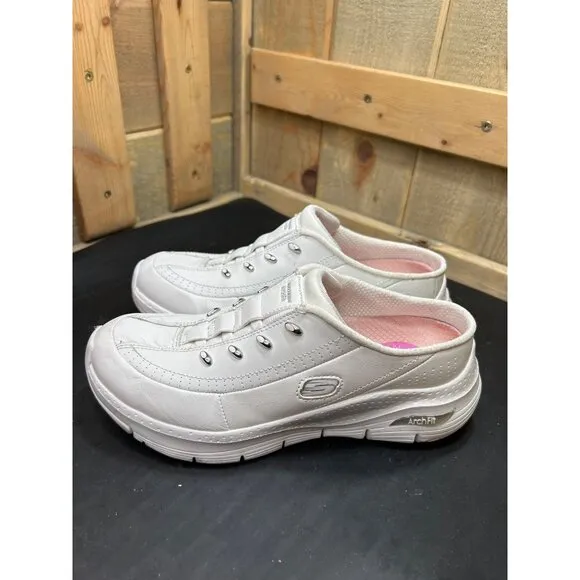 Skechers Arch Fit White Slip-On Sneakers Womens US 7 Orthopedic Comfort Shoes