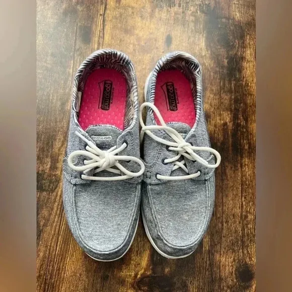 Skechers | Ladies On-The-Go Flagship Boat Shoe slip on shoes. Size: 7.5