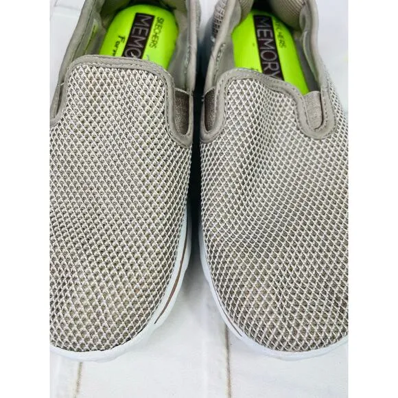 Skechers soft fabric comfort shoes size 6