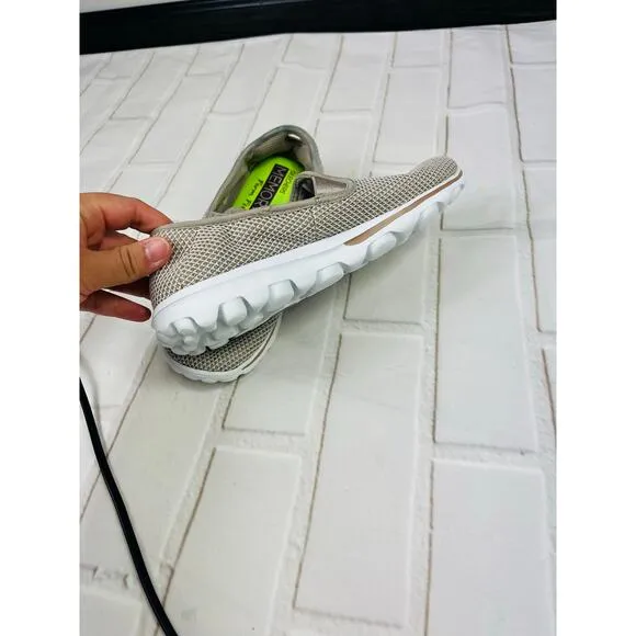 Skechers soft fabric comfort shoes size 6