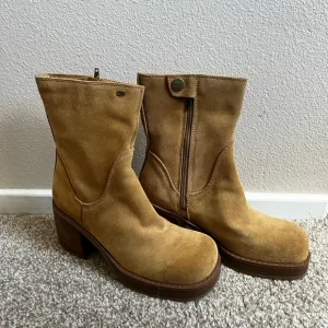 Skechers Tan Ankle Boots