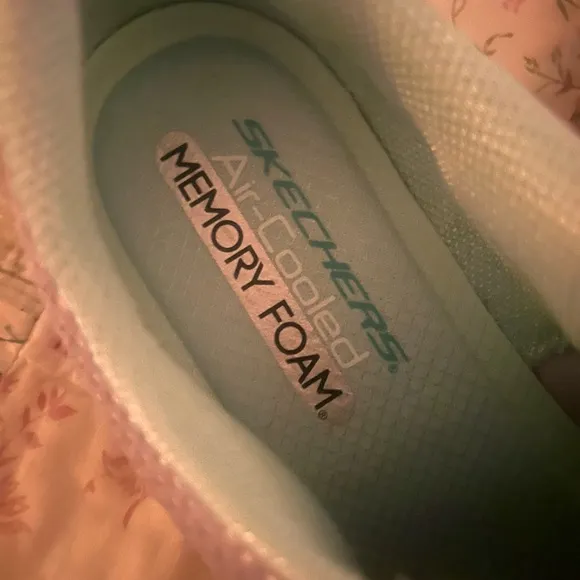 Skechers Women’s Air-Cooled Memory Foam Sneaker Shoes NEW