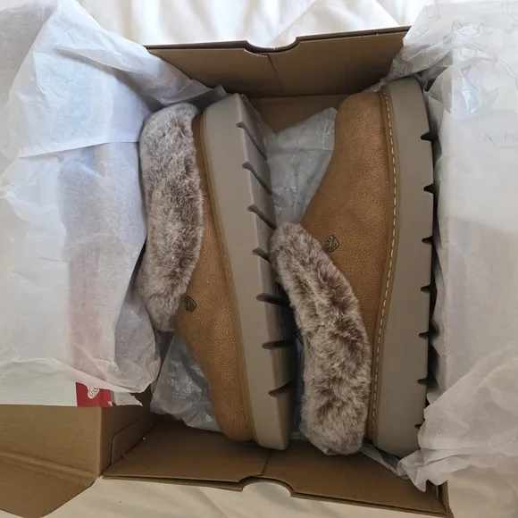 Skechers Women's Tan Faux Fur Slip-On Shoes