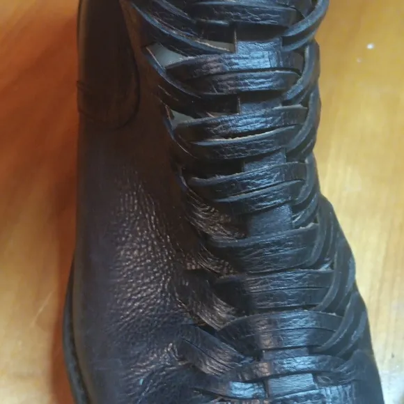 Sofft Womens  Black Leather Ankle Boot
