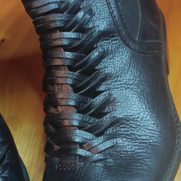 Sofft Womens  Black Leather Ankle Boot