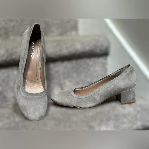 SOLD | Vionic Olympia Natalie Slate Gray 100% Suede Pumps Women’s 8.5 Padded