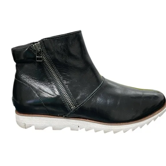 SOREL Booties Black Patent Leather Ankle Boots Harlow Size 10