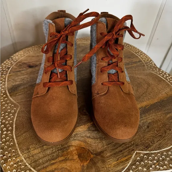Sorel EVIE Wedge Boots Conceal Platform Lug Sole Snow Outdoors Terrain lace Up