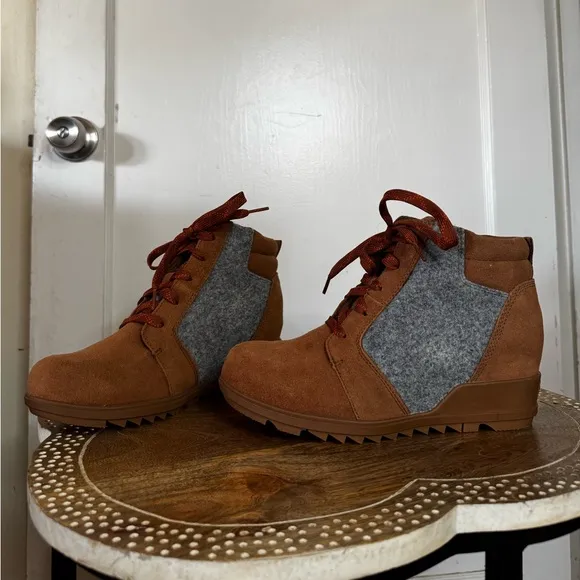Sorel EVIE Wedge Boots Conceal Platform Lug Sole Snow Outdoors Terrain lace Up