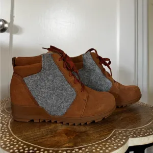 Sorel EVIE Wedge Boots Conceal Platform Lug Sole Snow Outdoors Terrain lace Up
