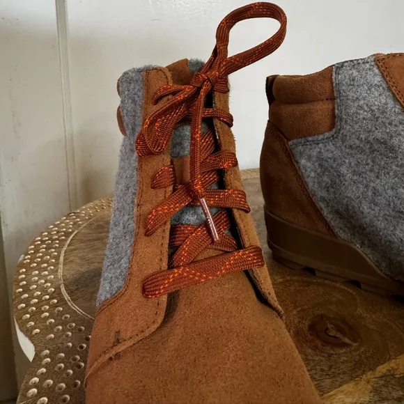 Sorel EVIE Wedge Boots Conceal Platform Lug Sole Snow Outdoors Terrain lace Up