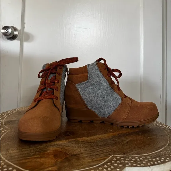Sorel EVIE Wedge Boots Conceal Platform Lug Sole Snow Outdoors Terrain lace Up