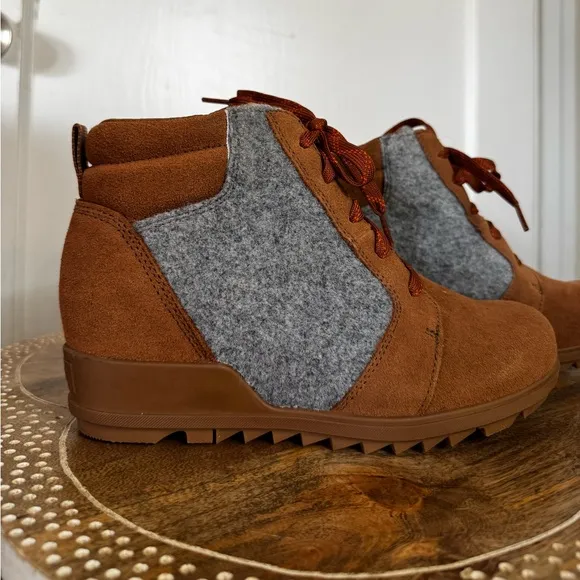 Sorel EVIE Wedge Boots Conceal Platform Lug Sole Snow Outdoors Terrain lace Up