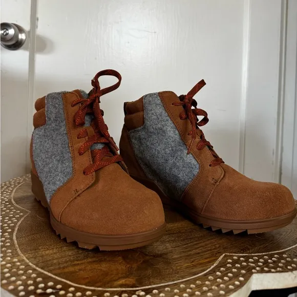 Sorel EVIE Wedge Boots Conceal Platform Lug Sole Snow Outdoors Terrain lace Up