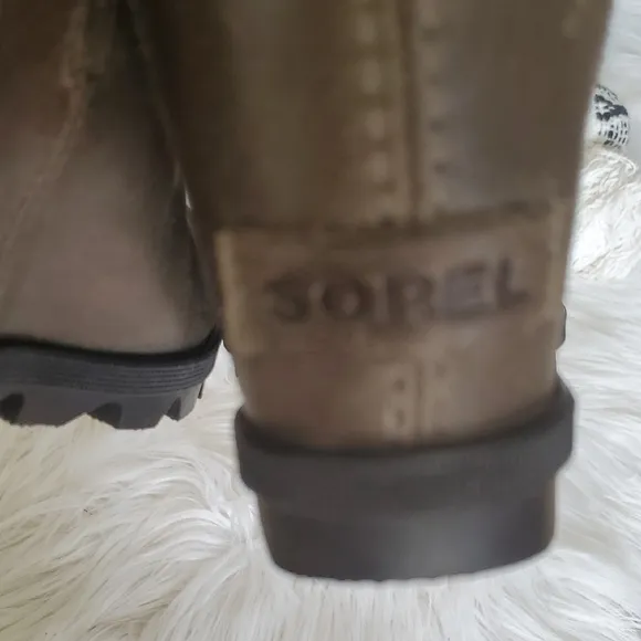 Sorel Green  Ankle Boots With Zippet