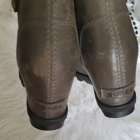 Sorel Green  Ankle Boots With Zippet