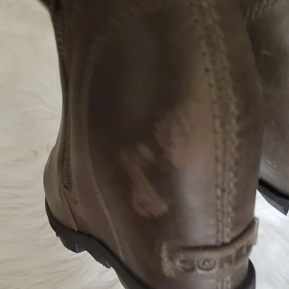 Sorel Green  Ankle Boots With Zippet