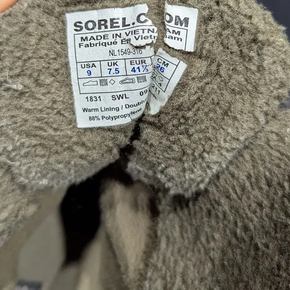 Sorel Green Red Plaid Tivoli Waterproof Sherpa Lined Boots Size 9