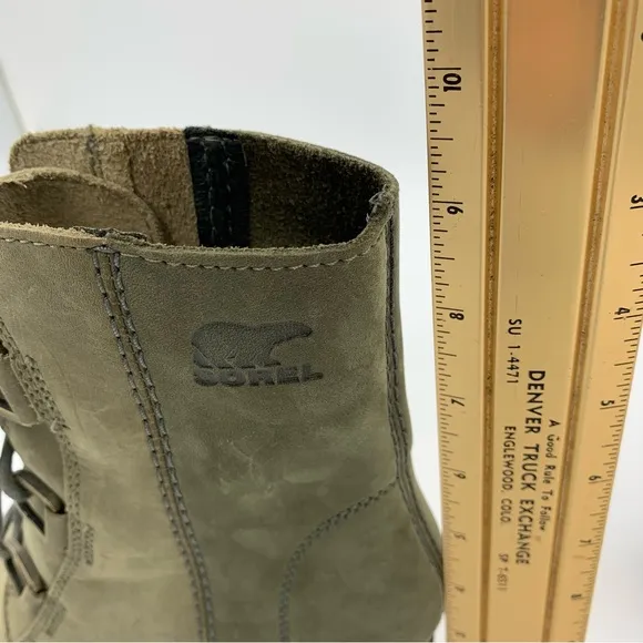 Sorel Joan of Arctic Wedge II Boot Women 7 Green Leather Olive Green Lace Up EUC