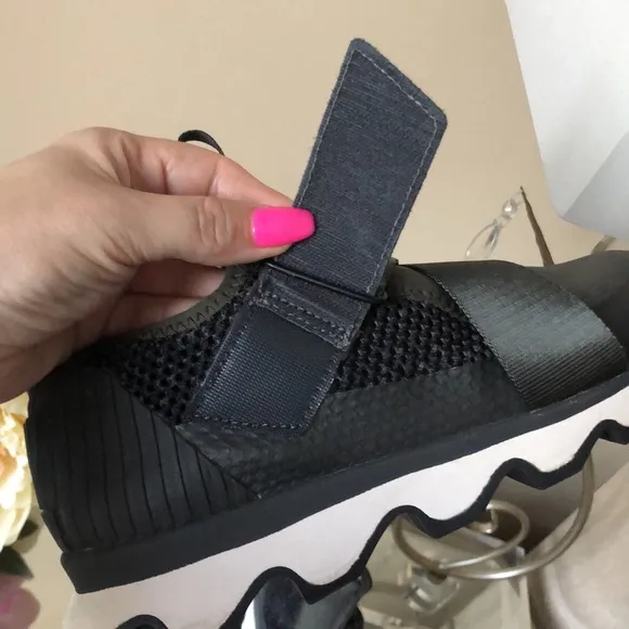 Sorel Kinetic Sneak Sneakers Slip On High‎ Top Shoes Black