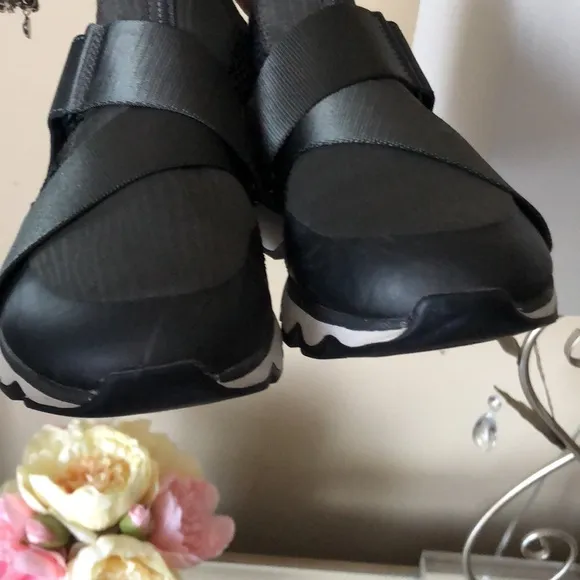 Sorel Kinetic Sneak Sneakers Slip On High‎ Top Shoes Black