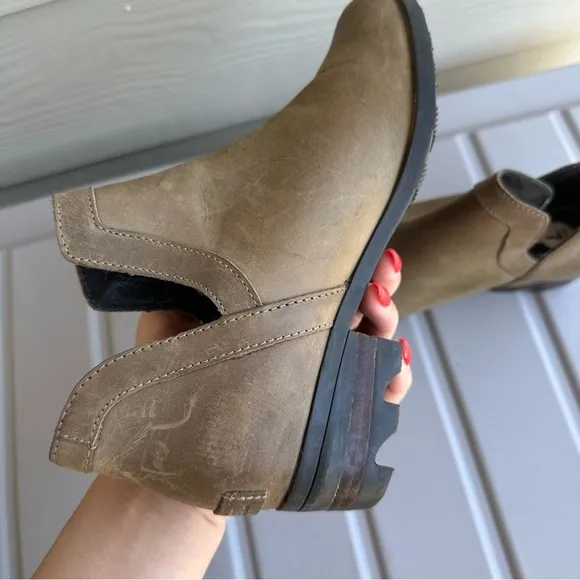 Sorel Lolla Cut Out Ankle Boots Taupe Gray Round Toe Size 6.5 Women’s Block Heel