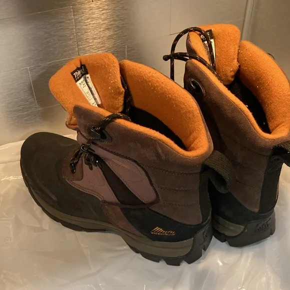 Sorel NWOT Thinsulate Waterproof Boots  High Ankle Boots Lug Sole Boots Hiking