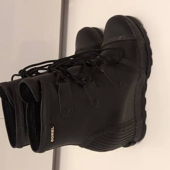 Sorel Women's Black Joan Wedge Lace Up Boots