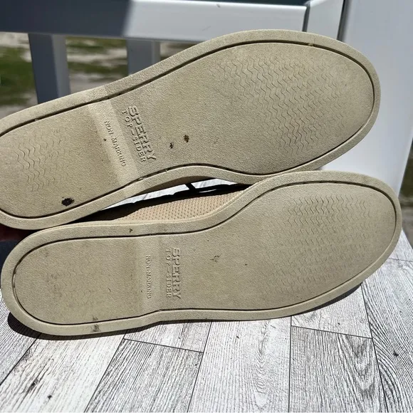 Sperry Top-Sider Authentic Original 2 Eye Perforated Boat Shoe Men's Size 9M
