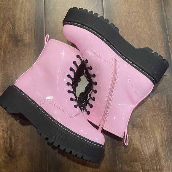 STEVE MADDEN Bettyy Boots  NEW
