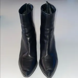Steve Madden Leather Ankle Boots studded