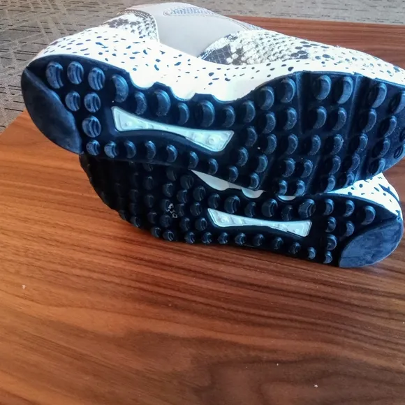 Steve Madden Running Bena Snakeskin Sneakers Shoes New