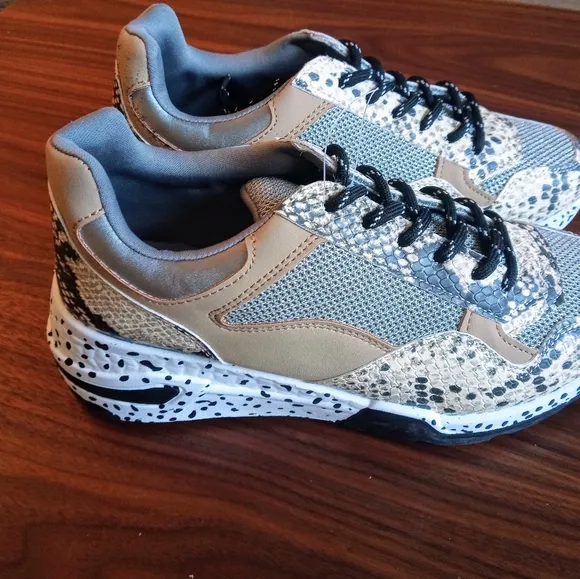 Steve Madden Running Bena Snakeskin Sneakers Shoes New