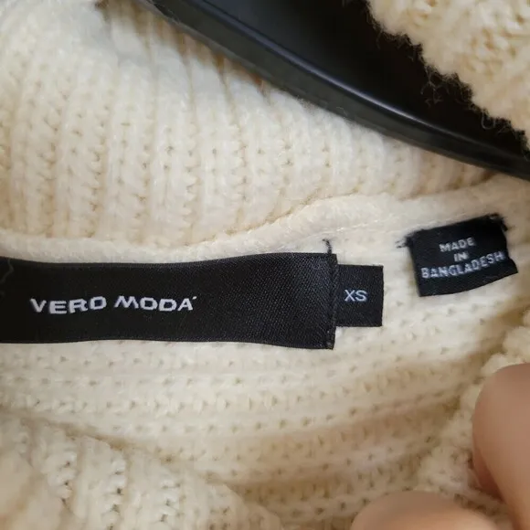 Stitch Fix VERO MODA Ivory Chunky Cable Knit Cowl Turtleneck Long Sleeve Sweater