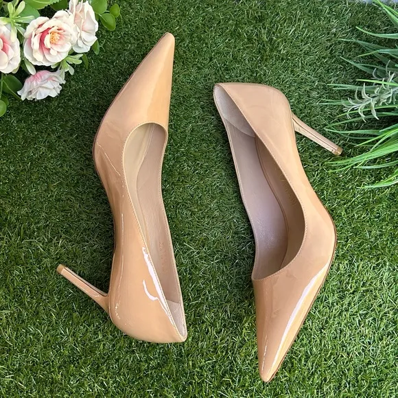 Stuart Weitzman 75  3.5” Pump women size 9.5 Color: Adobe Patent.NEW